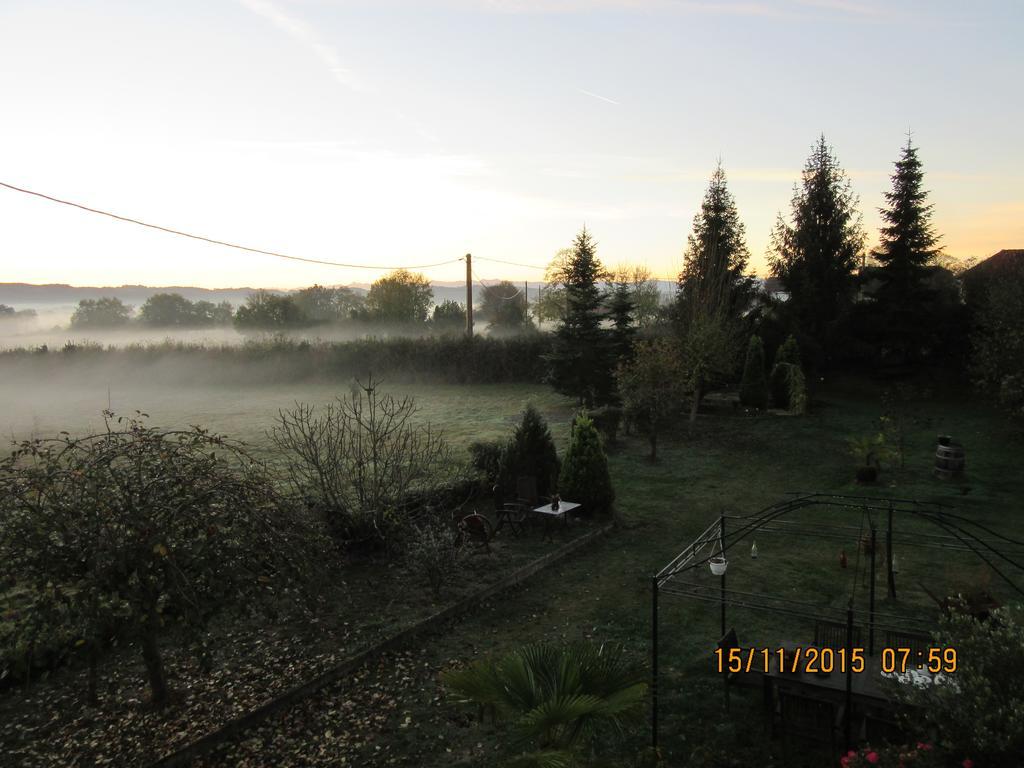 Domaine Le Chec Bed and Breakfast Saint-Ost Exteriör bild