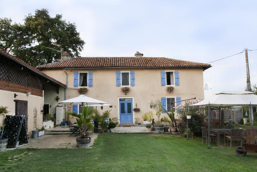 Domaine Le Chec Bed and Breakfast Saint-Ost Exteriör bild